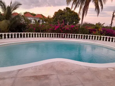 Villa Chinnor-Kent Ave Hotels in Монтего-Бей
