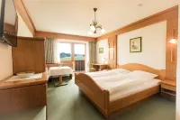 Landhotel Waldeck Отели в г. Фремдинген