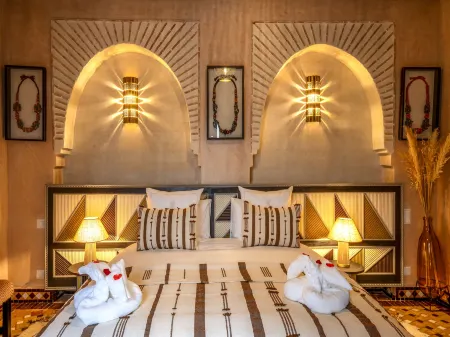 Riad Almisk Отели рядом с достопримечательностью «Agafay Marrakech - Activités Quad buggy Chameau et diner spectacle»