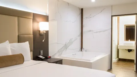 Hotel Xilo Glendale in Glendale