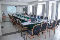 WAFFLES SUITES Hotels in Free Hold