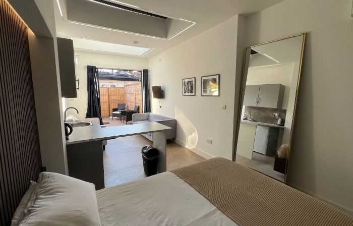 Luxurious London Studios