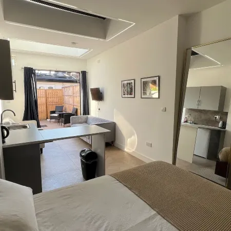 Luxurious London Studios