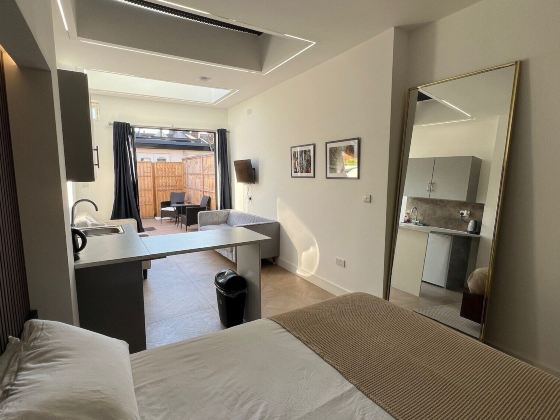 Luxurious London Studios