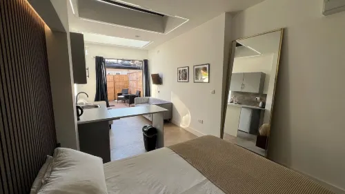 Luxurious London Studios