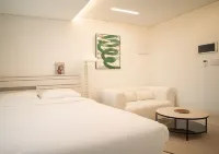 UH FLAT The Seocho