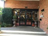 Albury Manor House Hotels in Albury