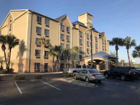 Country Inn & Suites by Radisson, Murrells Inlet, SC Отели рядом с достопримечательностью «South Strand Recreation Center»