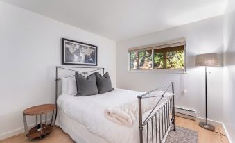 Tahoe Dreamin’ by AvantStay Central Location
