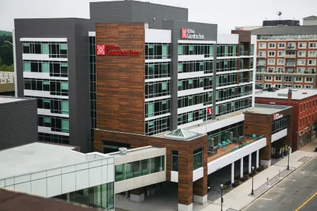 Hilton Garden Inn Fredericton, New Brunswick Отели рядом с достопримечательностью «Университет Нью Брансуик»