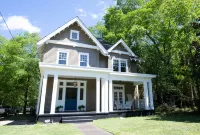 Flawlessly Reimagined 5BR Home Mins to Capitol Hotels in Montgomery