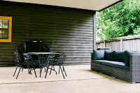 Gorgeous 3BR Cabin with Pool Mins to Riverwalk Hotels in Wetumpka