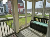 Scenic River Views and Cozy Loft Space - Charming Cottage Retreat