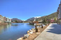 Resort Amenities and Scenic Surroundings - Stunning Lake View Retreat