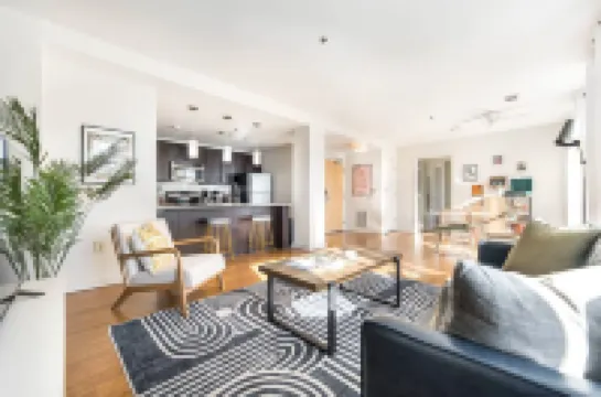 Chic Music-Inspired Getaway - Stylish Urban Retreat