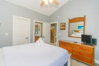 Spacious Patio and Modern Amenities - Gorgeous Golf Course Oasis Hotels in Horry County