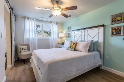 Luxury Cottage Near Legoland & Chain of Lakes Hotels near The Country Club of Winter Haven