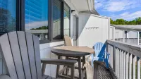 Steps to the Beach and Pool Access - Charming Coastal Hideaway Hotel a Seaside