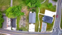 Full Kitchen and Fenced Backyard - Spacious Family Retreat Hotel di Clarksville