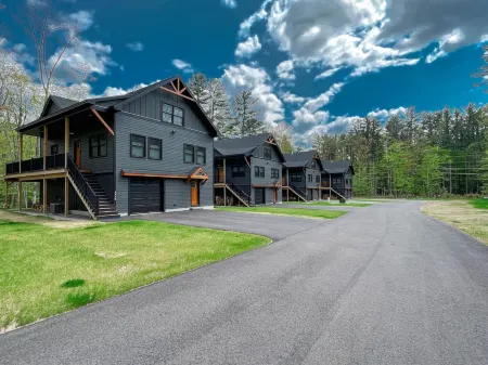 Spacious Retreat with Unmatched Quality and Charm - Luxury Haven