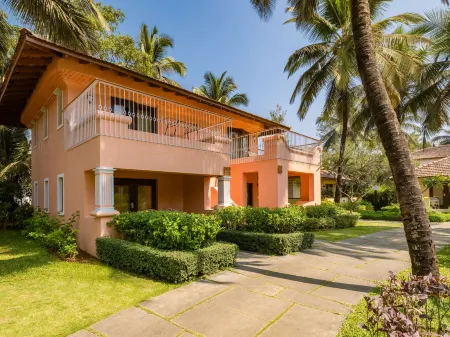 Novotel Goa Dona Sylvia Resort Отели в г. Кавелоссим