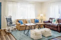 Charming Oasis with Spacious Backyard and Firepit - Delightful Getaway