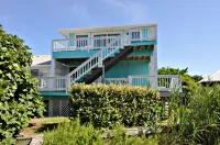 Canal Front Living and Deep Water Dockage - Unique Coastal Retreat