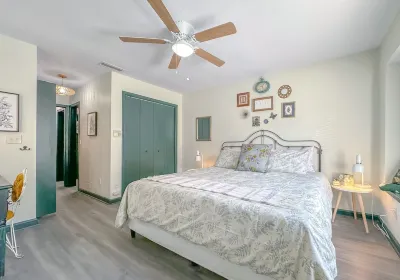 Enchanting Decor and Cozy Amenities - Magical Whimsical Retreat Отели рядом с достопримечательностью «Парк Джэксон Вью»