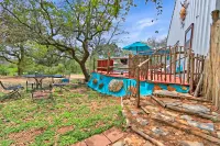 Three Horses Ranch Hotels in Blanco County