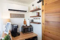 Rooftop Deck and Luxurious Amenities - Exquisite Tiny Haven Hotel di Alpine