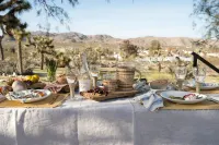 Cedar Hot Tub and Outdoor Oasis - Charming Desert Escape