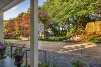 Creole Cottage | 2/1 | Pet Friendly w/ Fee, Walk to Downtown, Grill, Washer/Dryer