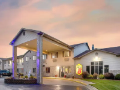 Super 8 by Wyndham Big Rapids Hotels in Mecosta County