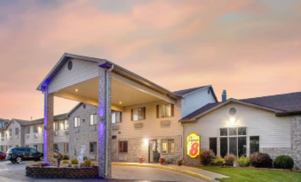 Super 8 by Wyndham Big Rapids