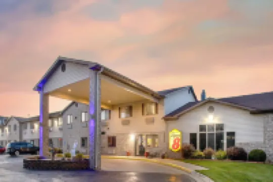 Super 8 by Wyndham Big Rapids Hotel a 