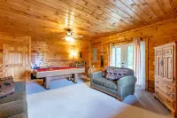 Mountain View and Game Room - Charming Secluded Retreat