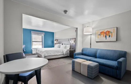 西點福特蒙哥馬智選假日套房酒店