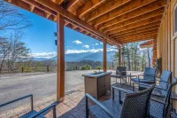 Mountain Retreat - Pool, Hot Tub, Fireplaces, Views Hotels in Cosby