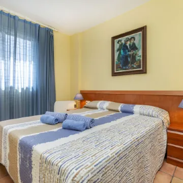 "Port Pals Sea View"