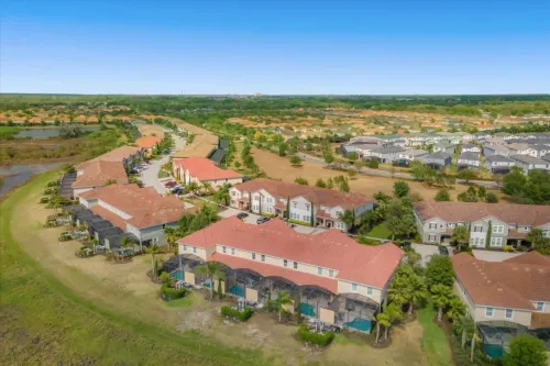 Private Plunge Pool and Alfresco Dining - Luxurious Modern Townhouse Hotels in Polk County