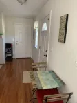 Cozy and fresh one-bedroom, 10 minutes from Old Town Alexandria