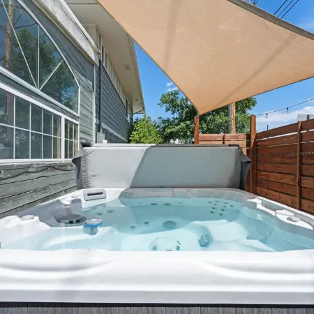 5 Bd & 3 Ba - Hot Tub, Game Room, Fire Pit, Fenced Yard - Denver & Boulder