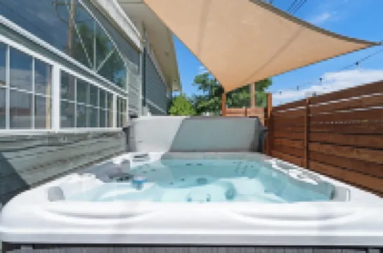 5 Bd & 3 Ba - Hot Tub, Game Room, Fire Pit, Fenced Yard - Denver & Boulder