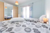 Leo - Unique Glyfada Apartment