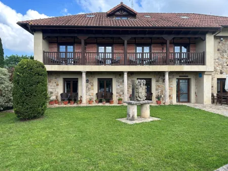 Hospedería Rural Santa Cruz Отели в г. Ла Куэва