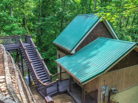 Smokies Bungalow Отели рядом с достопримечательностью «Little Mountain Church Village»