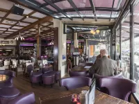 Het Wapen van Elst Hotels in Slijk-Ewijk