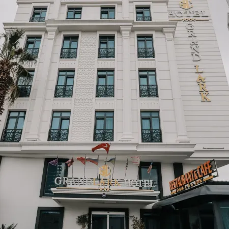 Otel Grand Lark İstanbul Отели рядом с достопримечательностью «Станция метро Pendik»