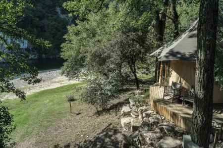 Prehistoric Lodge Отели в г. Валлон-Пон-д'Арк