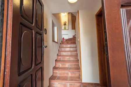 Studios Belvi Отели рядом с достопримечательностью «Kampana Tower»